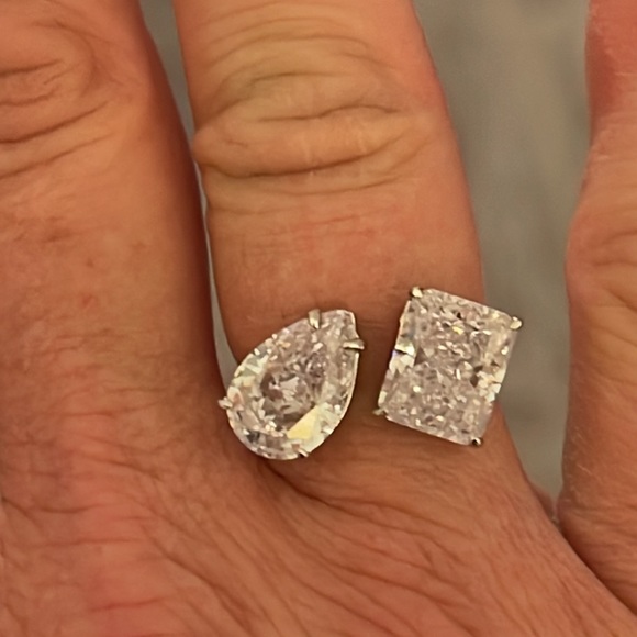 “The Lolly”-Stunning Silver Crushed Ice Moissanite Diamond Ring. - Picture 7 of 7